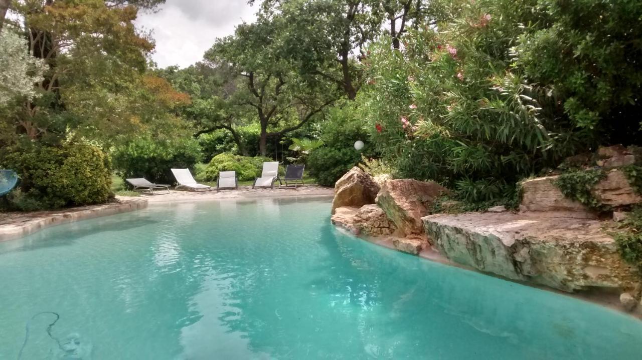 La Bousquatiere Bed & Breakfast Piolenc Exterior photo