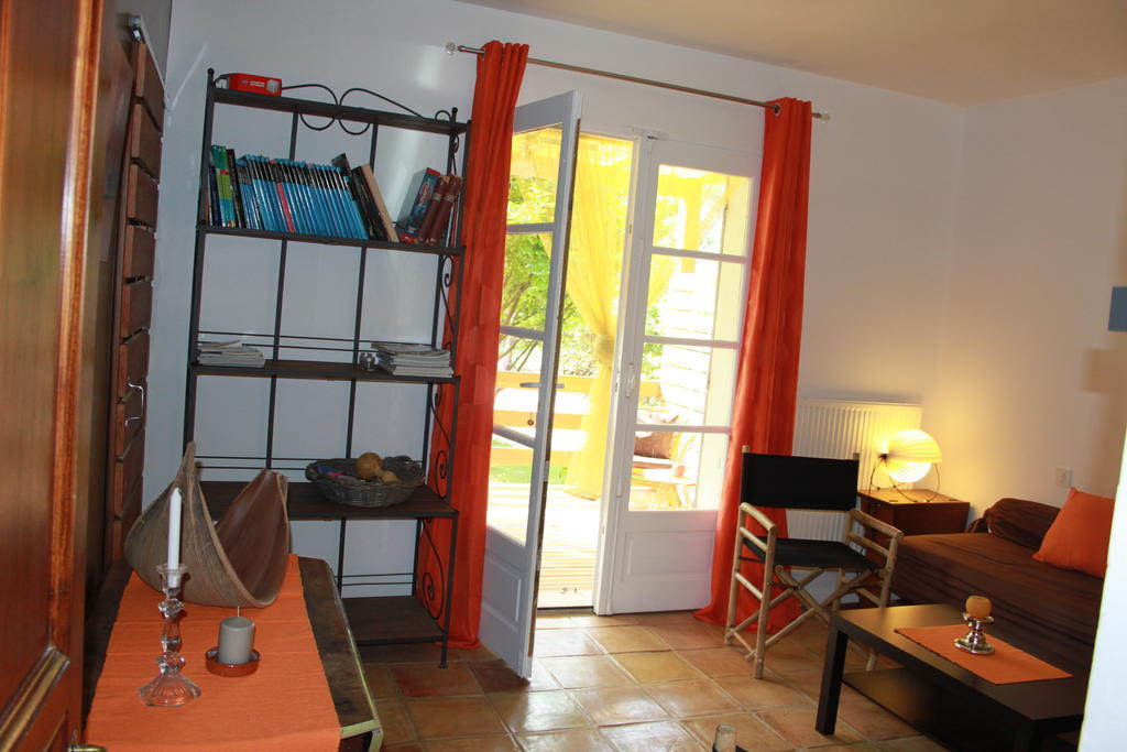 La Bousquatiere Bed & Breakfast Piolenc Room photo